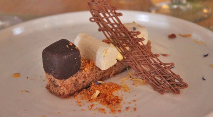 A plate of ice cream at restaurante el embarcadero in Rota, Spain